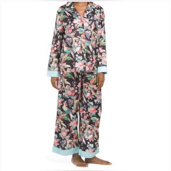 Dalia MacPhee Dark Floral Pajama Set - Picture 5 of 16